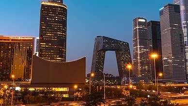4K北京城市地标央视大楼夜景极速车流延时视频的预览图